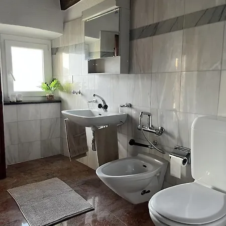 Casa Baffo Dom wakacyjny Brione sopra Minusio